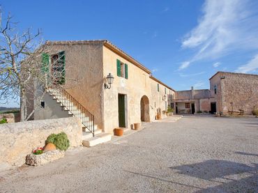 Casa rústica con piscina en venta en Ariany