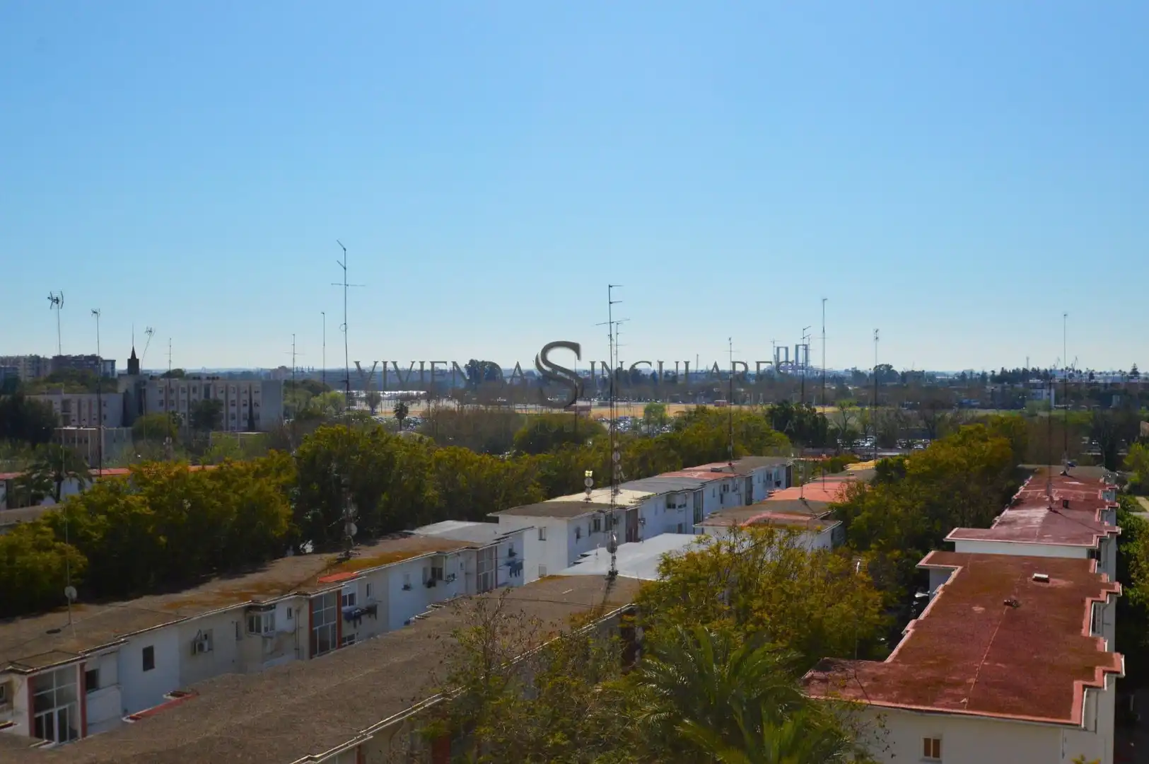 Vista exterior de Pis en venda en Sevilla amb Aire condicionat
