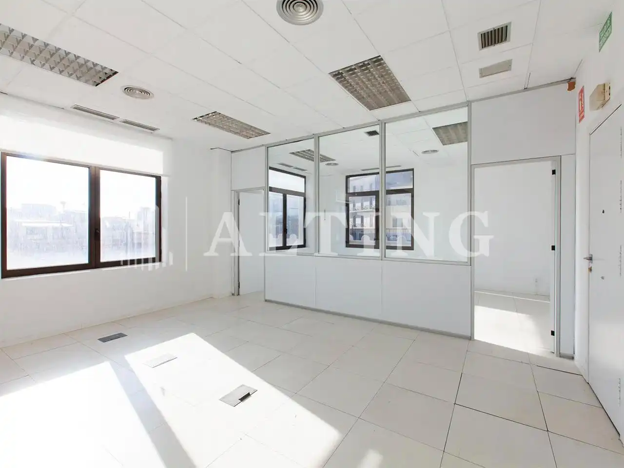 Office space with lift to rent in Catalunya, imagen 15
