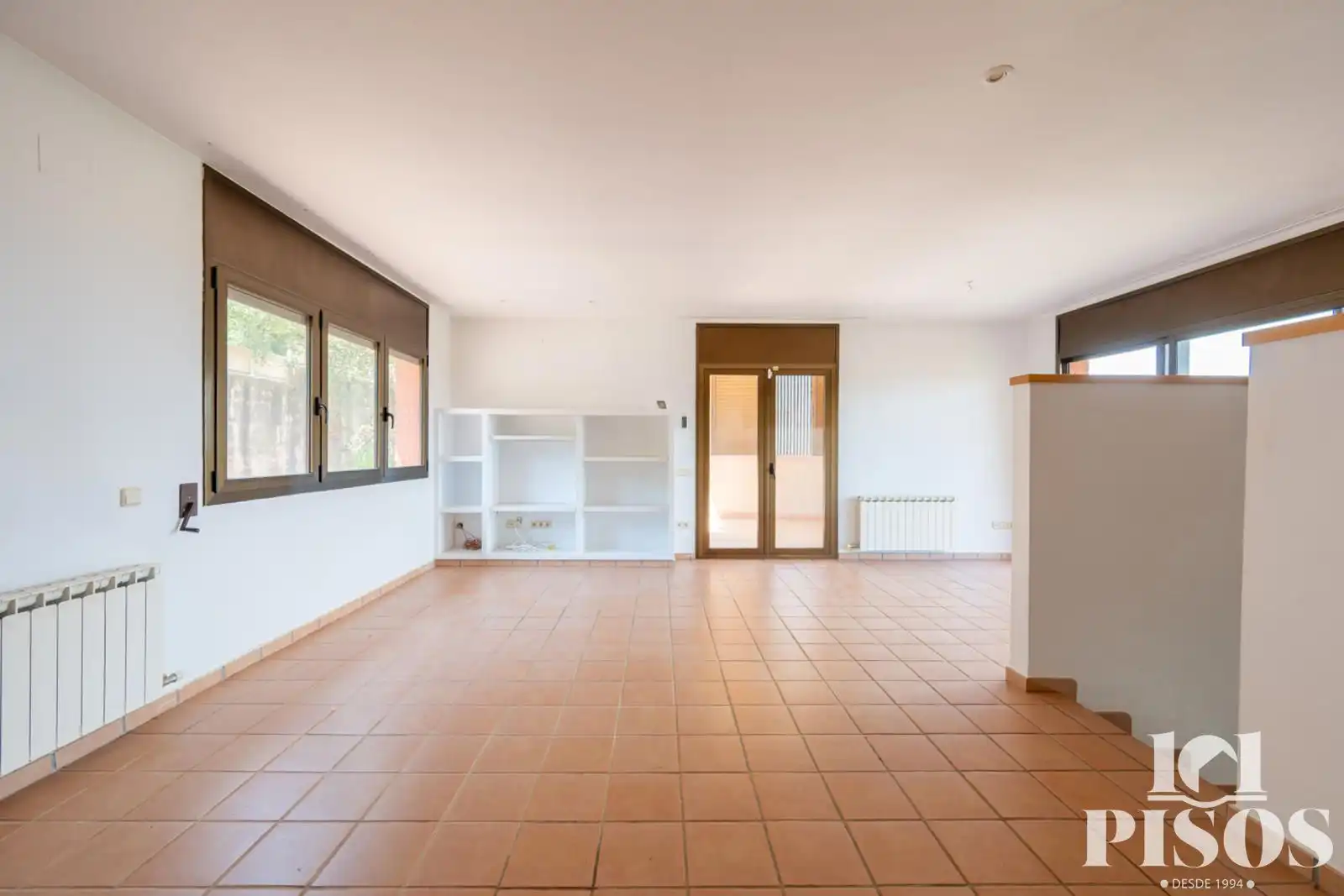 Sala d'estar de Casa o xalet en venda en Población de Arroyo amb Aire condicionat, Calefacció i Jardí privat