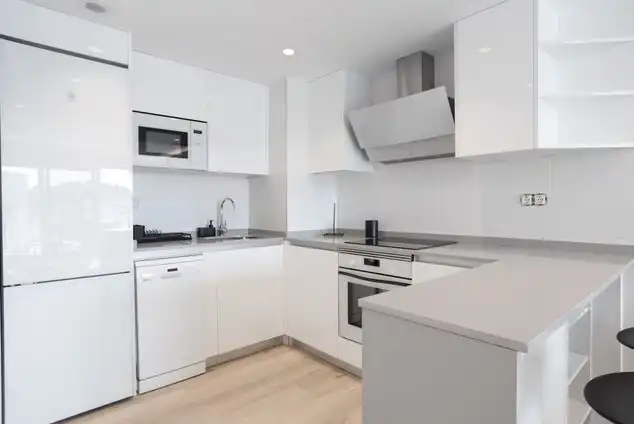 Cocina de Ático en venta en Marbella con Aire acondicionado, Calefacción y Jardín privado
