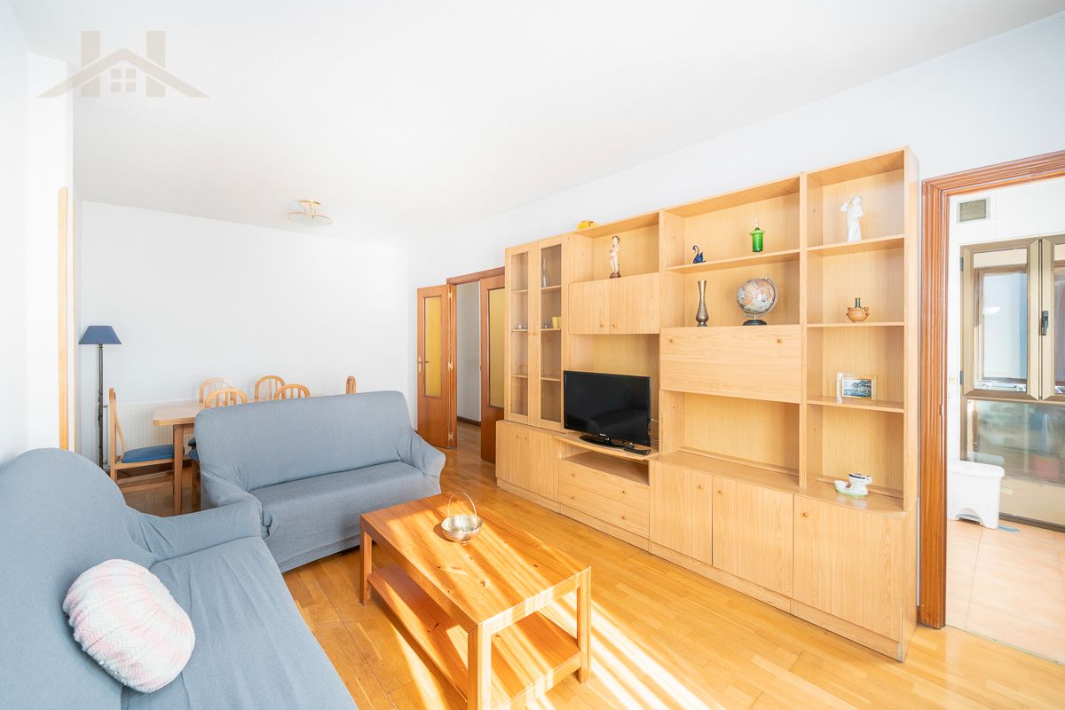 Sala de estar de Piso en venta en San Lorenzo de El Escorial con Calefacción, Parquet y Amueblado