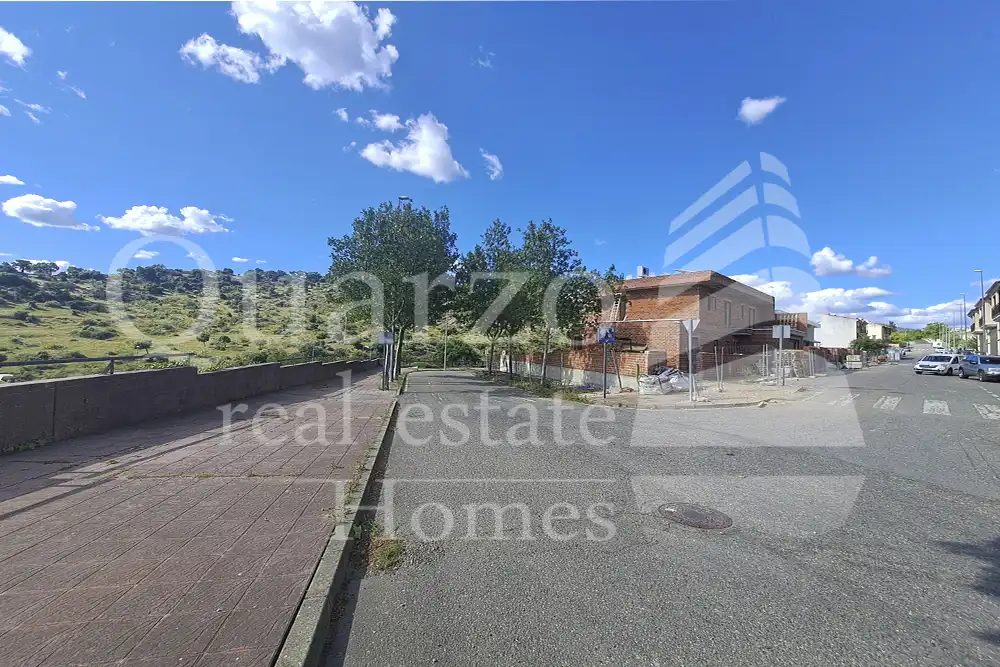 Vista exterior de Casa adosada en venta en Plasencia con Calefacción, Terraza y Balcón