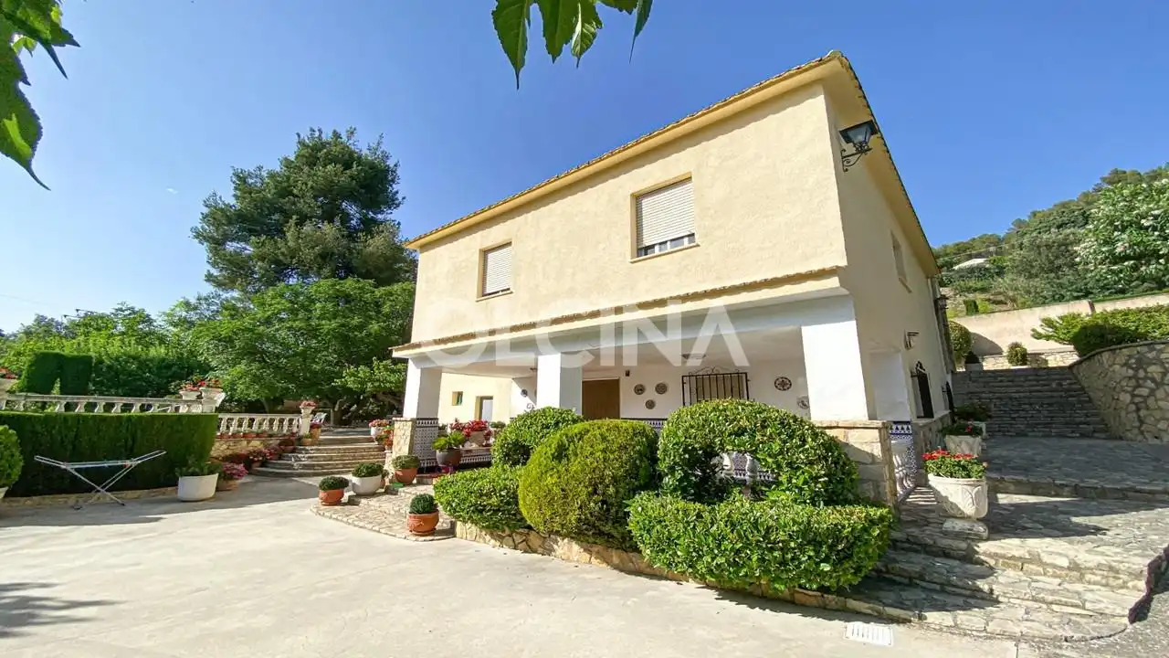 Vista exterior de Casa o chalet en venta en Alcoy / Alcoi con Jardín privado y Piscina