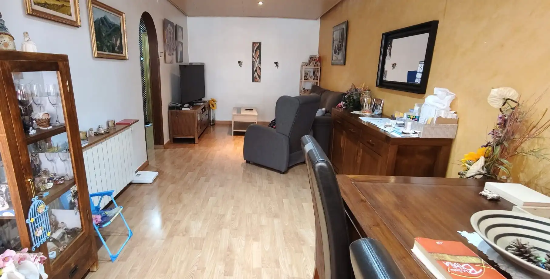 Sala de estar de Piso en venta en Cervelló con Aire acondicionado, Calefacción y Parquet
