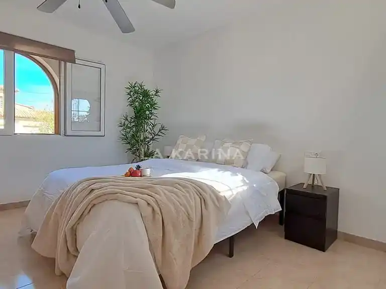 Schlafzimmer von Wohnung zur Miete in Dénia mit Klimaanlage, Schwimmbad und Möbliert