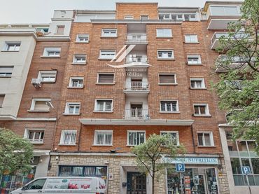 Pis amb ascensor en venda a Calle de las Naciones, 12