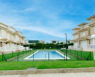 Piscina de Casa adosada en venda en Cartagena amb Aire condicionat, Jardí privat i Terrassa