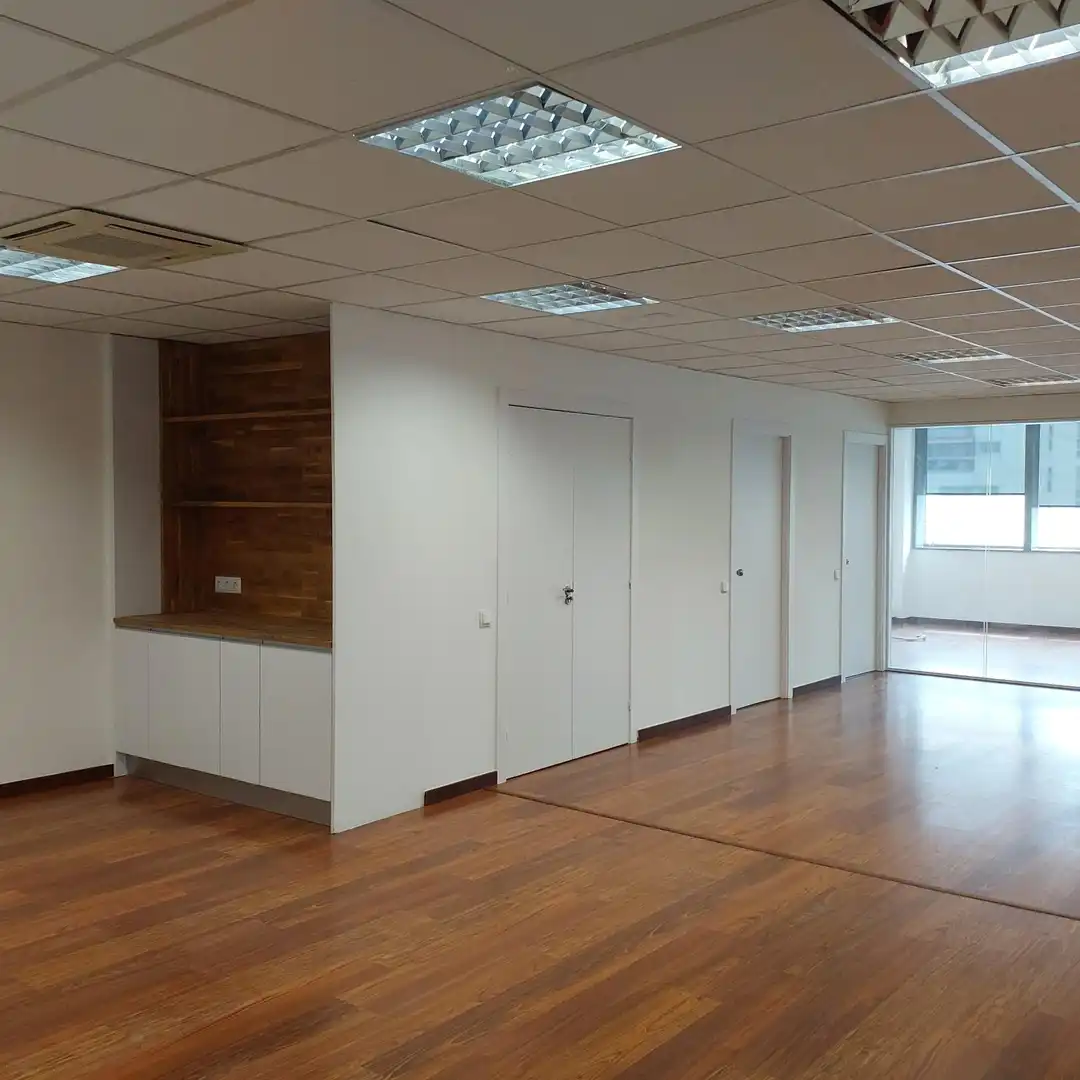 Office space with lift to rent in Gran Via de les Corts Catalanes, imagen 14