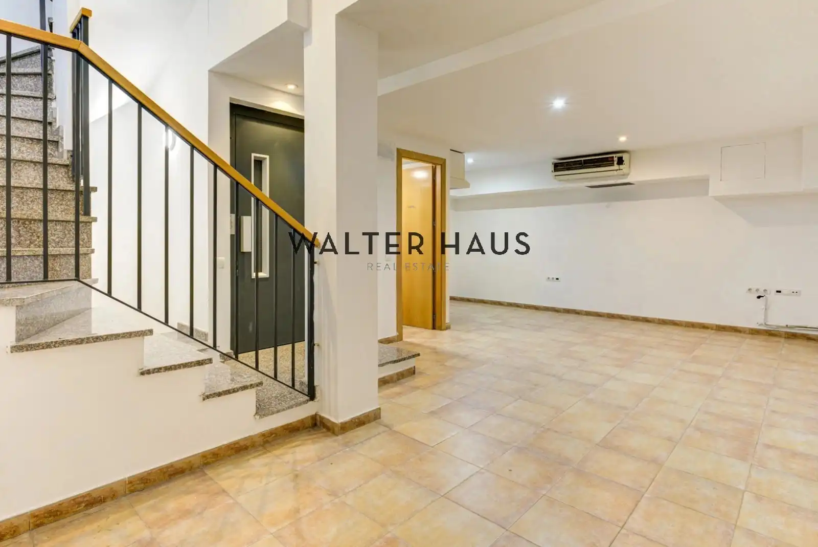 Houses for sale in Barcelona  with Air Conditioner, Heating and Terrace