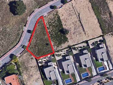 Terreny residencial en venda a Carrer Núria 6