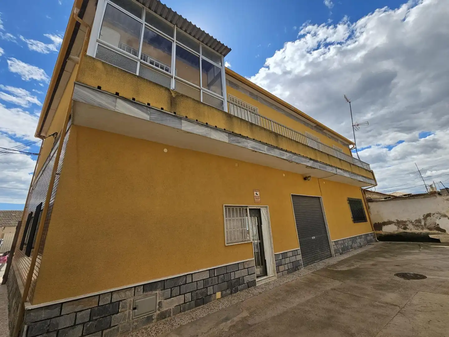 Vista exterior de Edifici en venda en Murcia