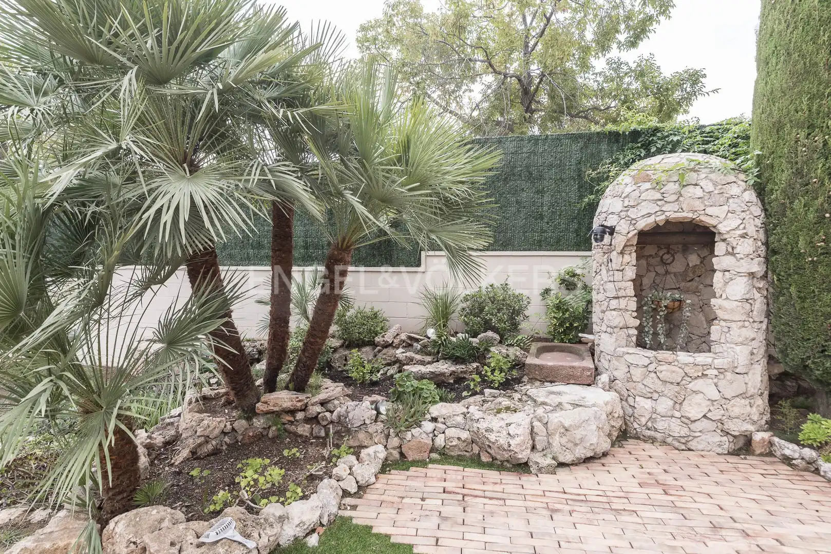 Jardí de Casa o xalet en venda en Vilanova i la Geltrú amb Aire condicionat, Calefacció i Jardí privat