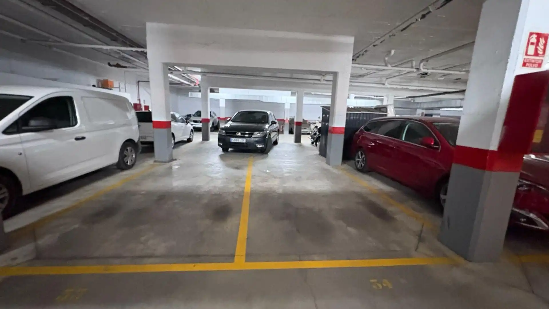 Parking de Piso en venta en Torremolinos con Aire acondicionado, Balcón y Piscina comunitaria
