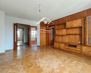 Sala d'estar de Pis en venda en  Madrid Capital amb Aire condicionat, Calefacció i Parquet