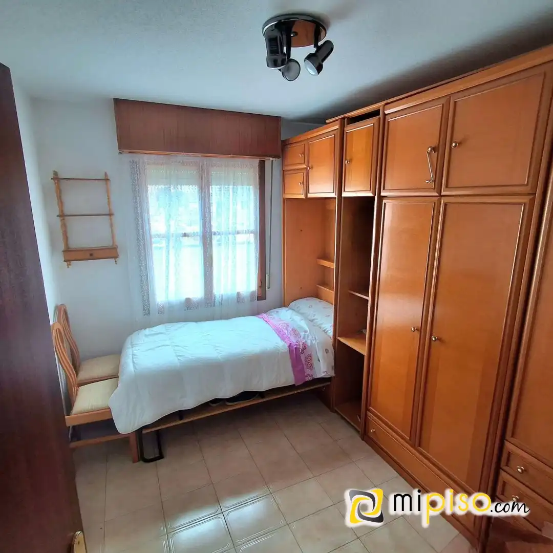 Bedroom of Flat for rent in Laredo  with Terrace and Furnished