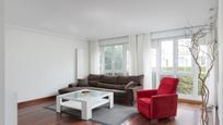 Sala d'estar de Casa adosada en venda en Mendaro amb Terrassa i Balcó