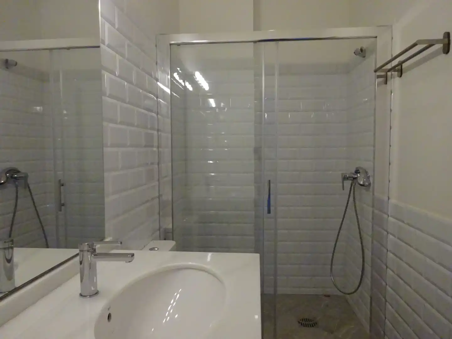 Baño de Dúplex de alquiler en Sevilla con Aire acondicionado, Calefacción y Amueblado