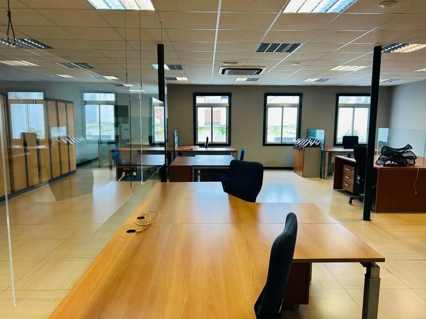 Büro zur Miete in A Coruña Capital  mit Heizung