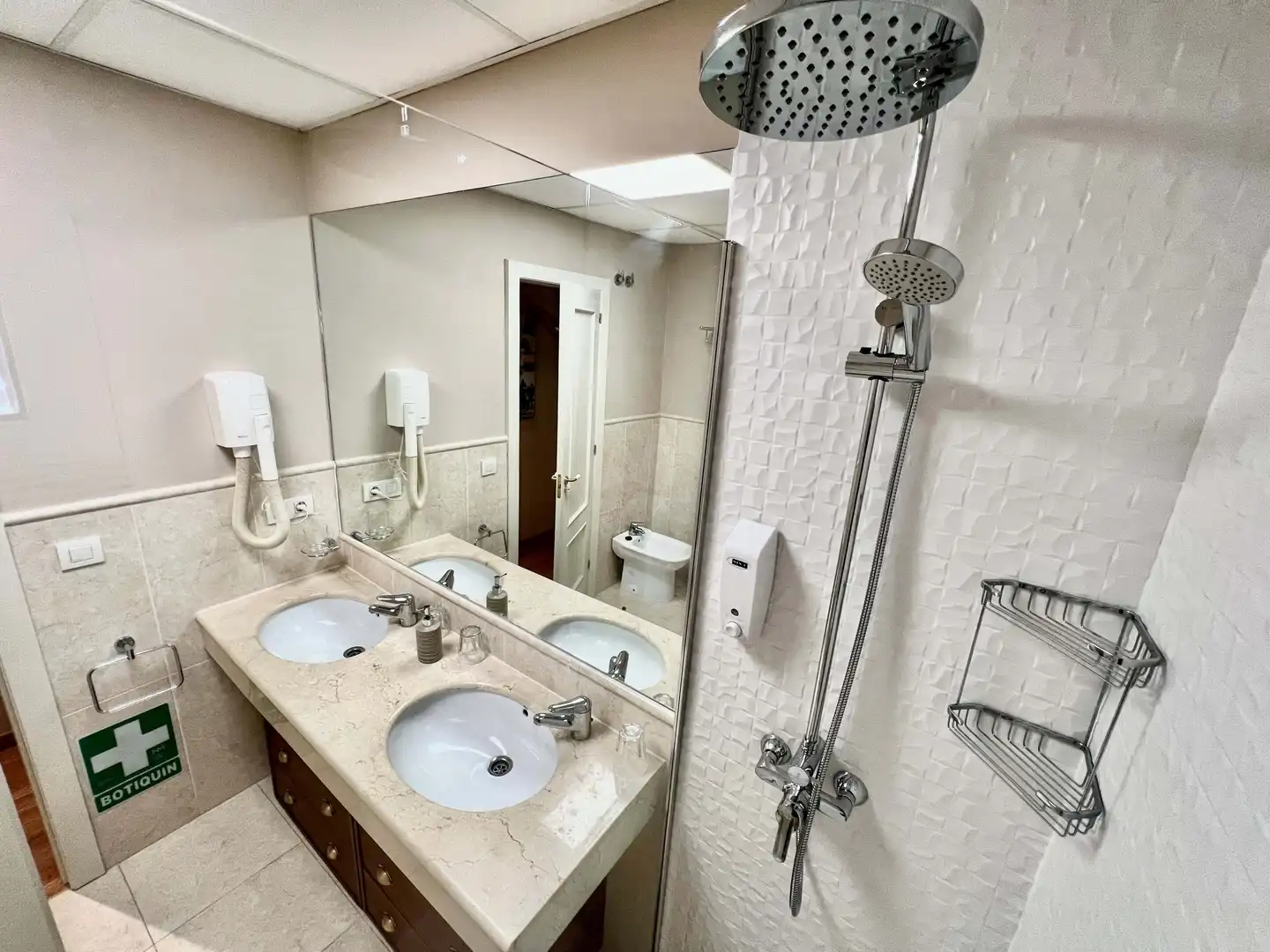 Bathroom of Flat for sale in Mondariz-Balneario  with Air Conditioner, Heating and Swimming Pool