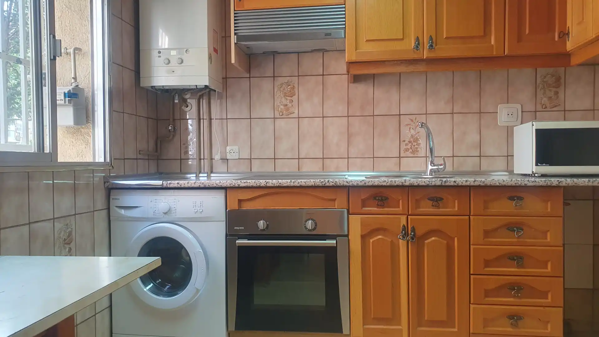 Cuina de Pis en venda en Madrid amb Calefacció, Moblat i Forn