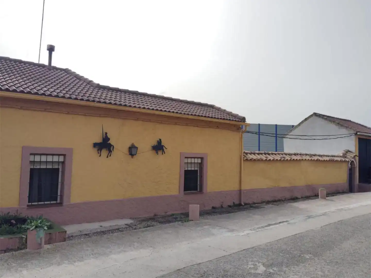 Vista exterior de Casa o chalet en venta en Almuradiel con Jardín privado, Trastero y Amueblado