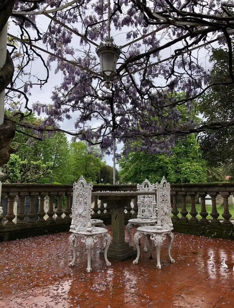 Terrassa de Casa o xalet en venda en Gijón  amb Jardí privat, Terrassa i Moblat