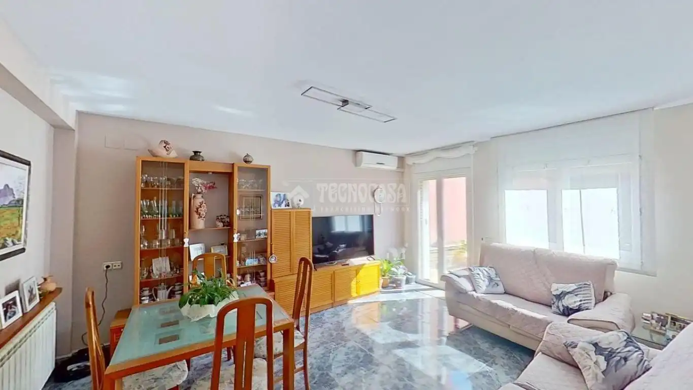 Sala de estar de Casa adosada en venta en Manresa