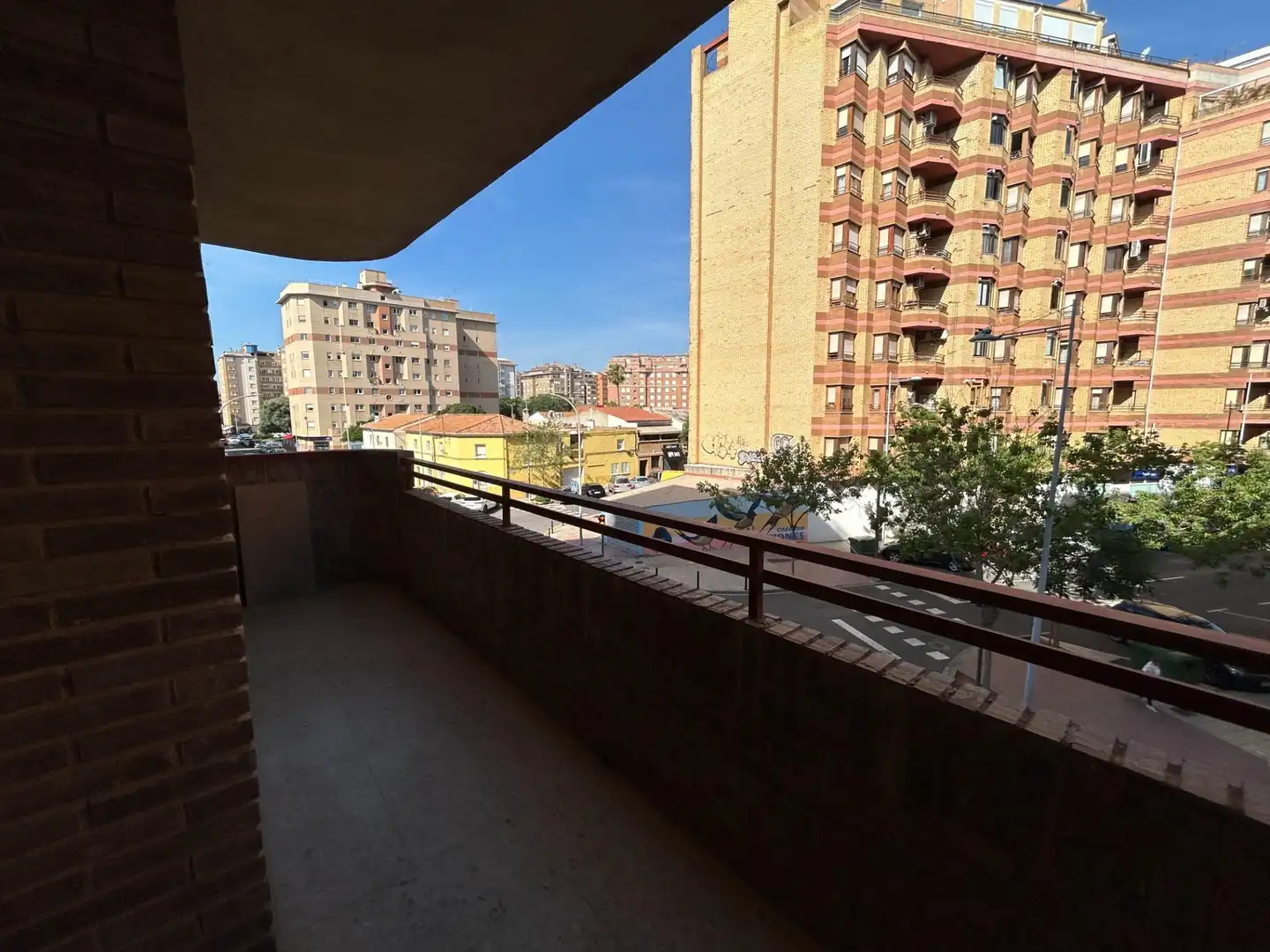 Vista exterior de Piso en venta en Castellón de la Plana / Castelló de la Plana con Balcón