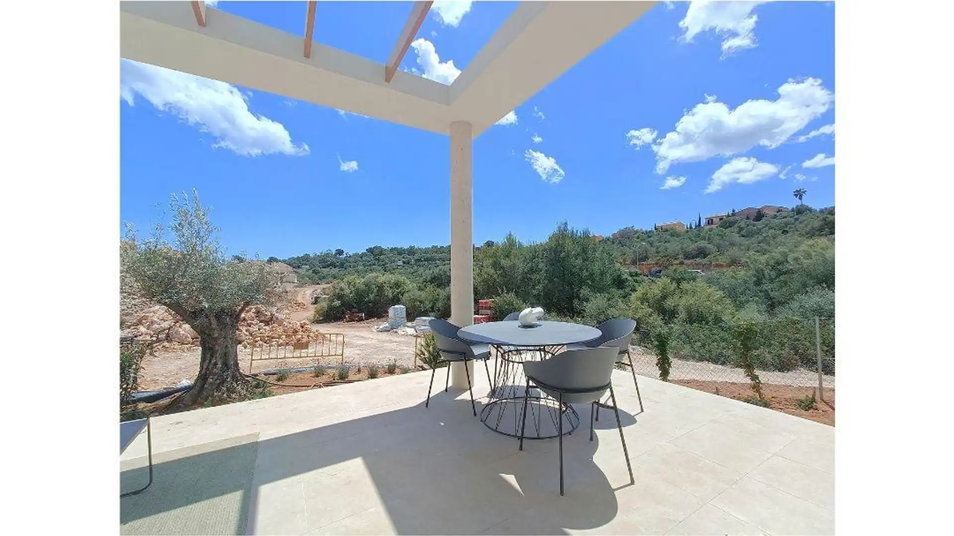 Terrasse von Einfamilien-Reihenhaus zum Verkauf in Manacor mit Klimaanlage, Privatgarten und Terrasse