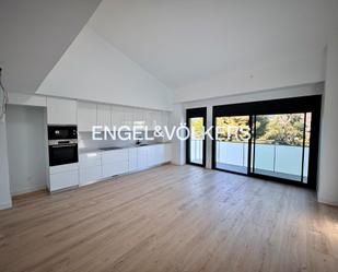 Sala d'estar de Dúplex de lloguer en Esplugues de Llobregat amb Aire condicionat, Calefacció i Terrassa