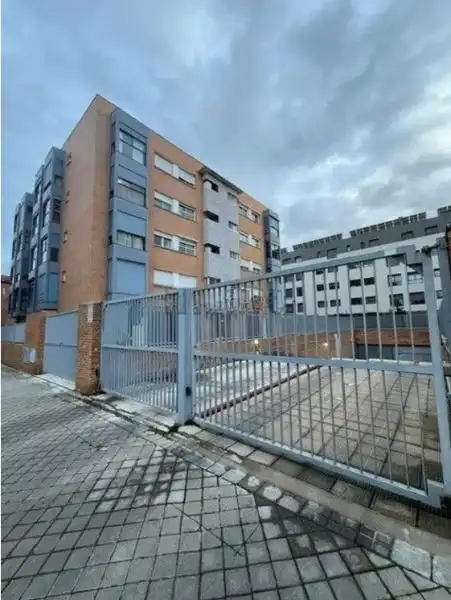 Parking de Apartamento en venta en Madrid con Aire acondicionado y Calefacción