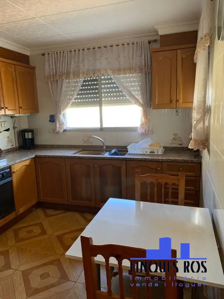 Cuina de Casa o xalet en venda en Vinaròs amb Jardí privat, Terrassa i Traster
