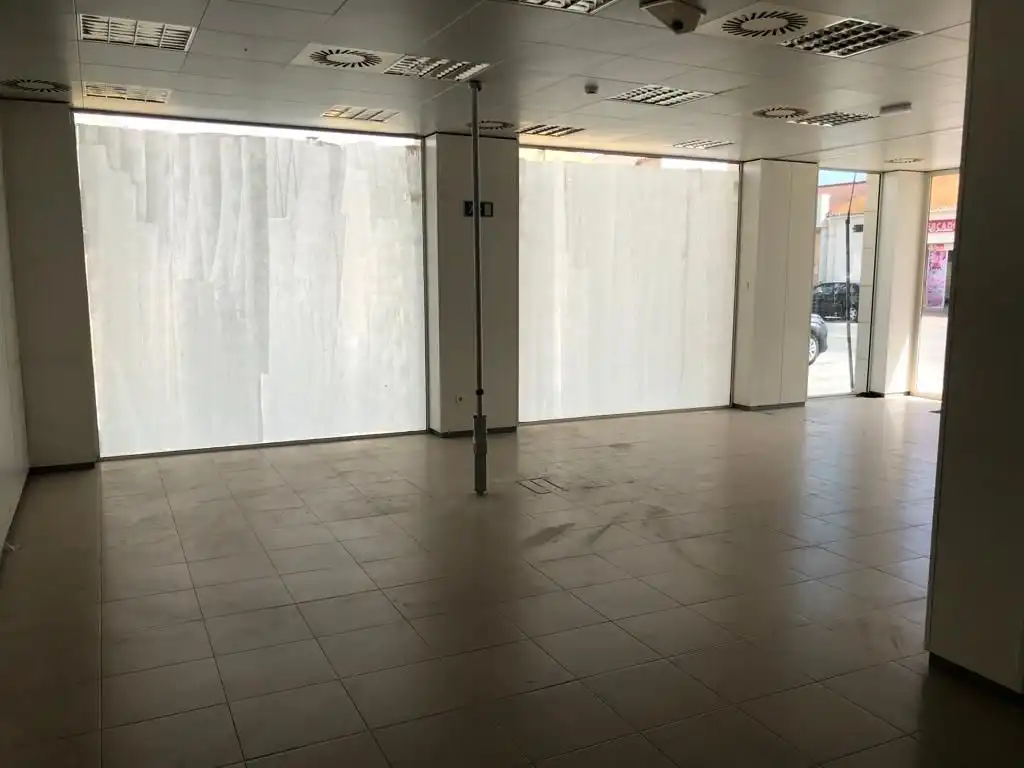 Local comercial de lloguer a Avenida Balsicas, imagen 3