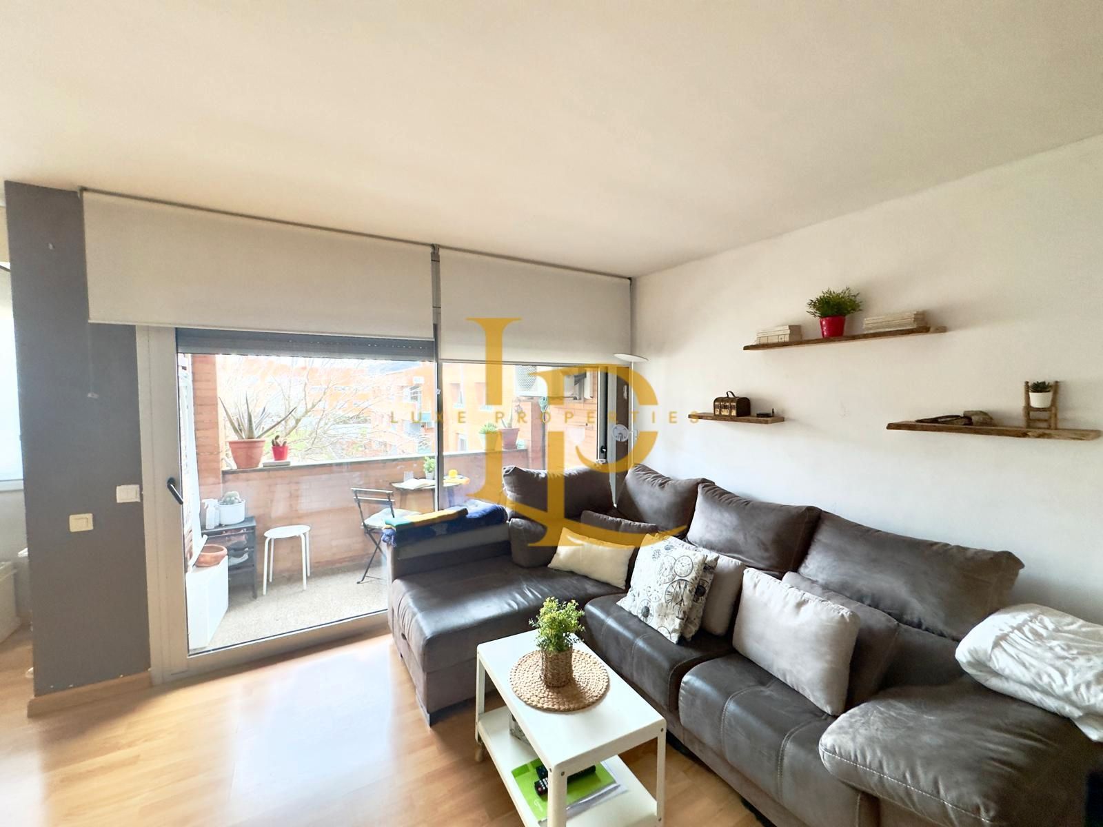 Living room of Flat for sale in Cerdanyola del Vallès  with Air Conditioner, Heating and Balcony