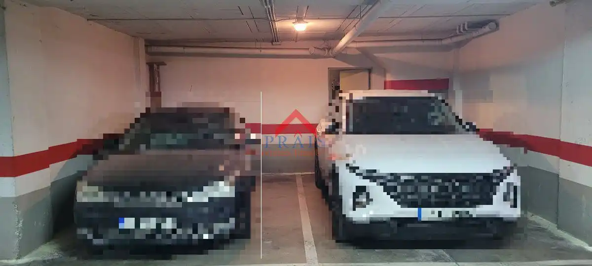 Parking de Casa adosada en venta en Utrera con Aire acondicionado, Trastero y Amueblado