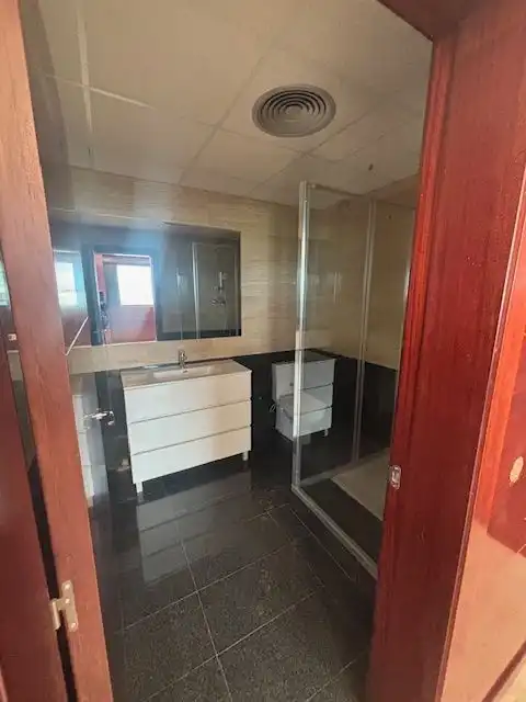 Badezimmer von Gebäude zur Miete in El Prat de Llobregat