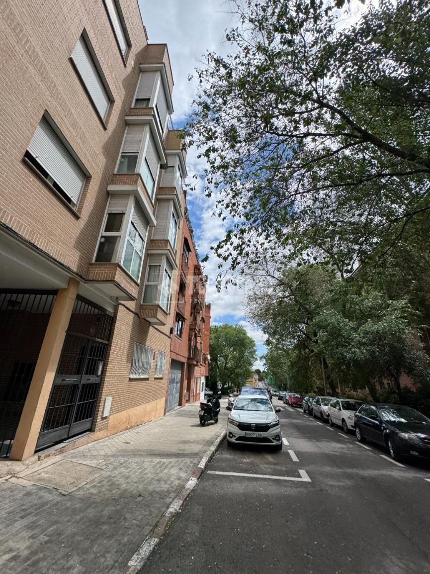 Vista exterior de Pis en venda en  Madrid Capital amb Aire condicionat i Balcó