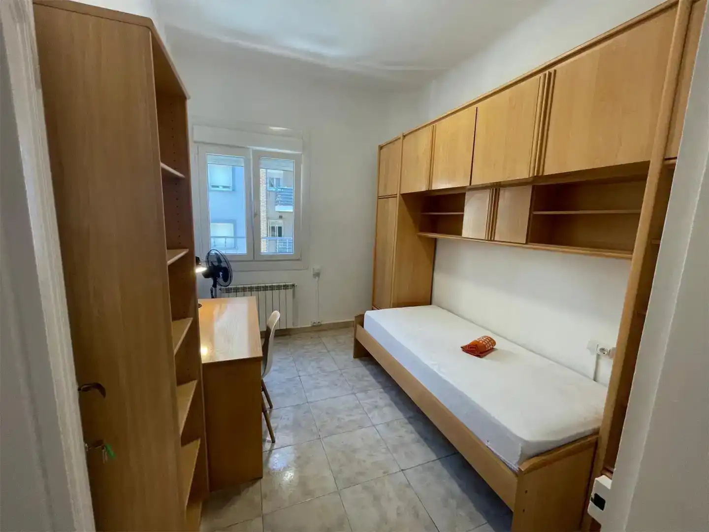 Habitación de Piso para compartir en Lleida con Amueblado