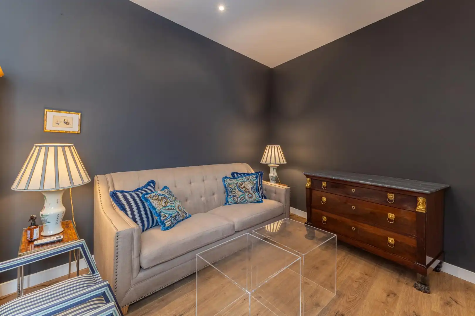Sala d'estar de Apartament de lloguer en Madrid amb Aire condicionat, Calefacció i Moblat