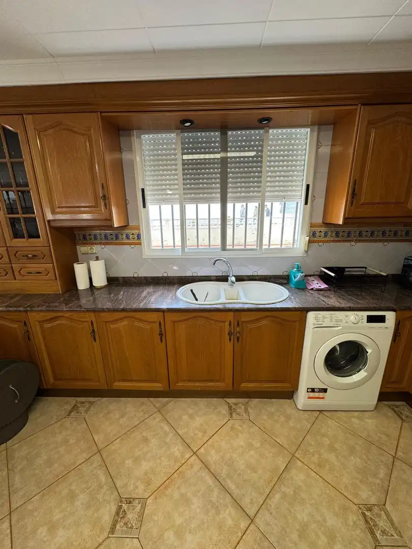 Cuina de Casa o xalet en venda en La Pobla de Vallbona amb Aire condicionat, Jardí privat i Terrassa