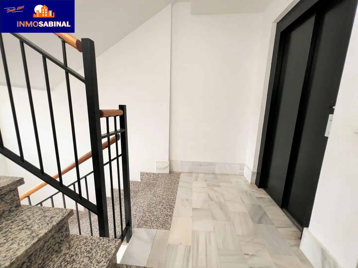 Piso en venta en Roquetas de Mar con Aire acondicionado, Terraza y Piscina comunitaria