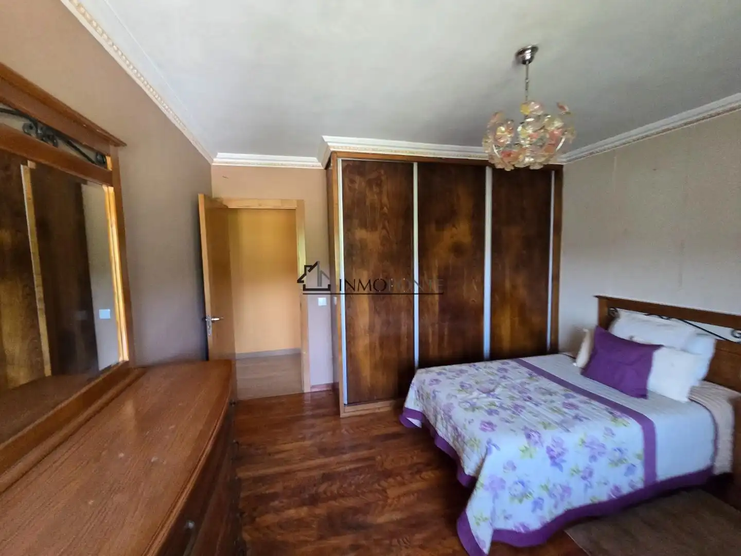 Dormitori de Casa o xalet en venda en Pontevedra Capital  amb Calefacció, Jardí privat i Terrassa