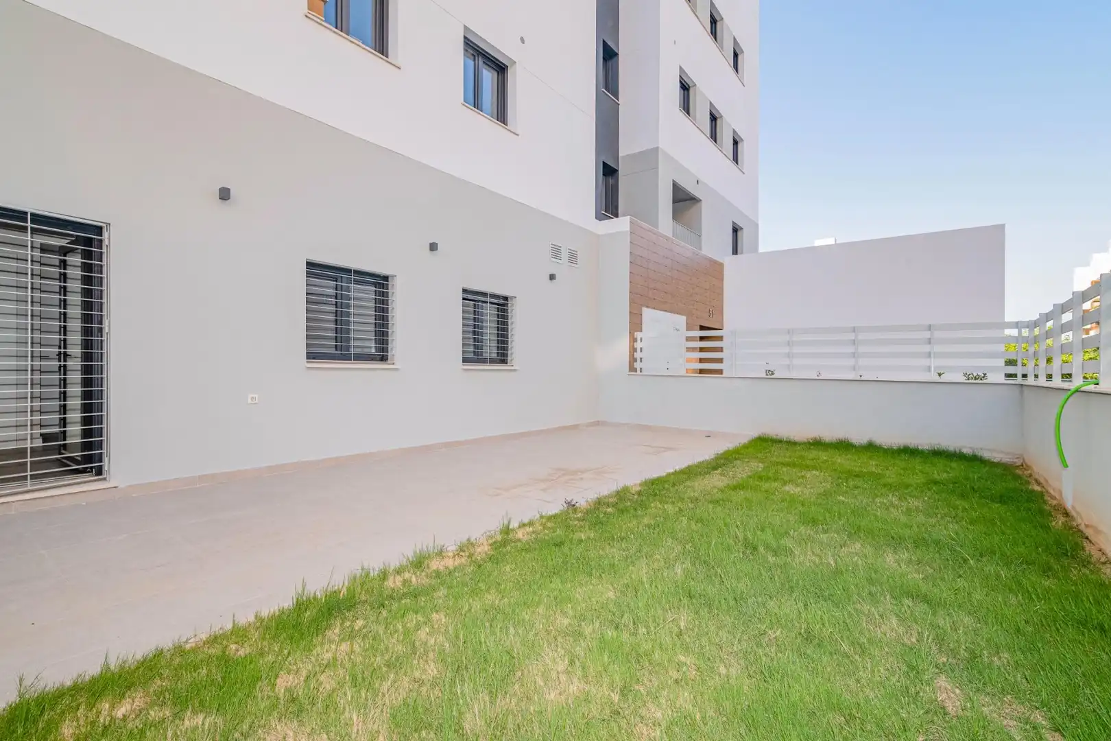 Vista exterior de Piso en venta en Granada con Aire acondicionado, Calefacción y Terraza