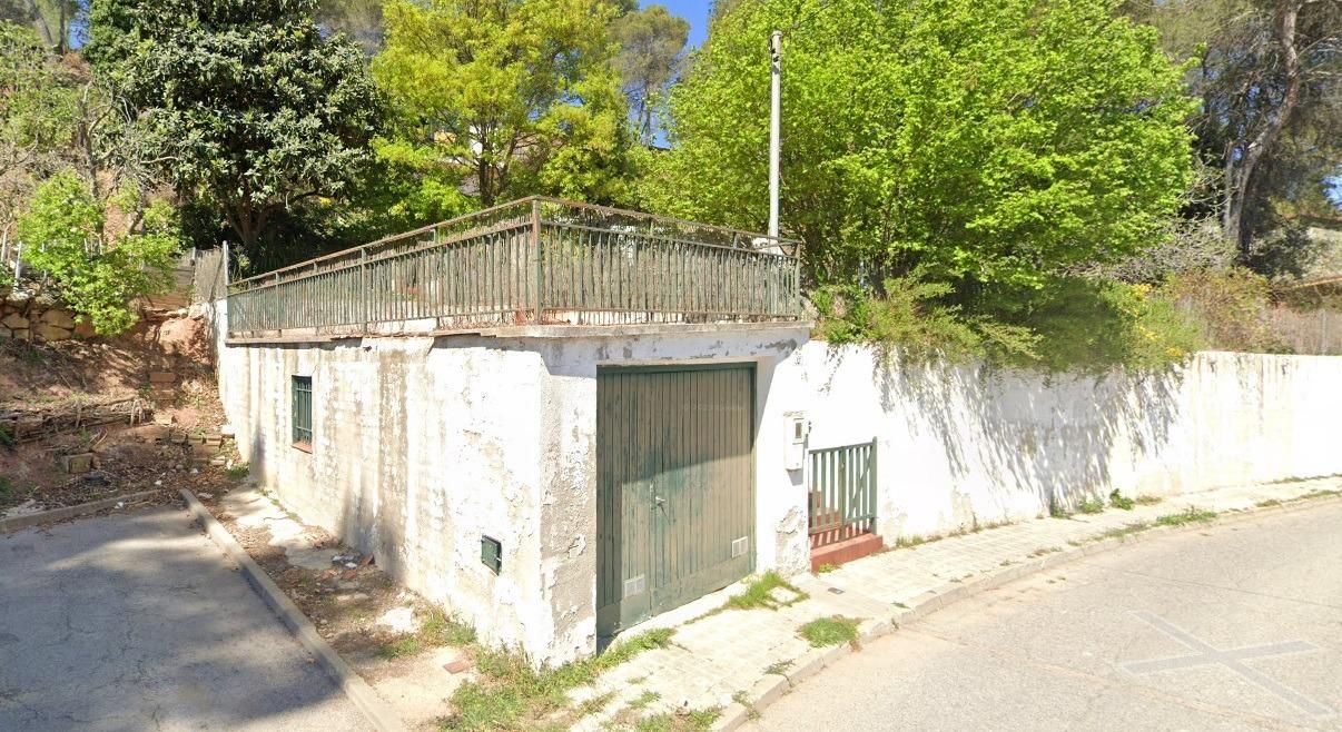 Casa adosada en venda a  ALZINES DE LES, Sant Llorenç Savall