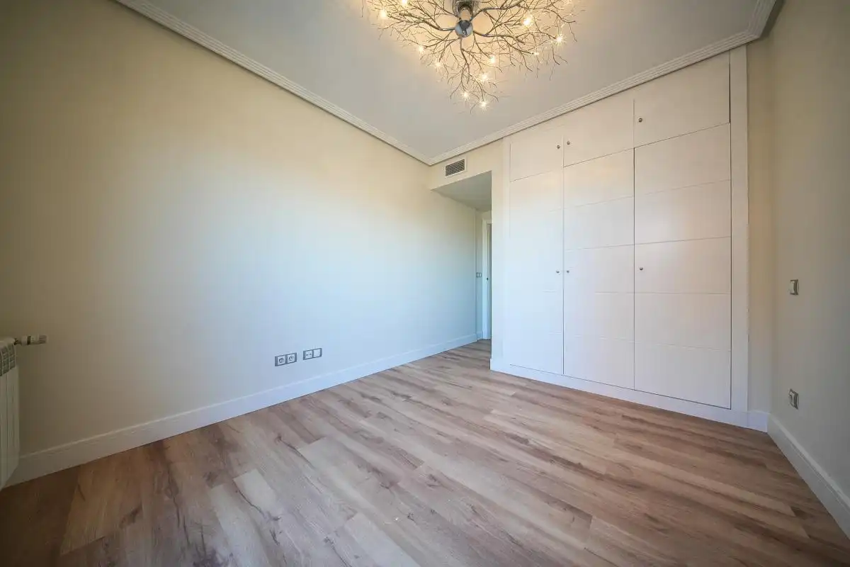 Bedroom of Attic for sale in Madrid  with Air Conditioner, Heating and Private garden