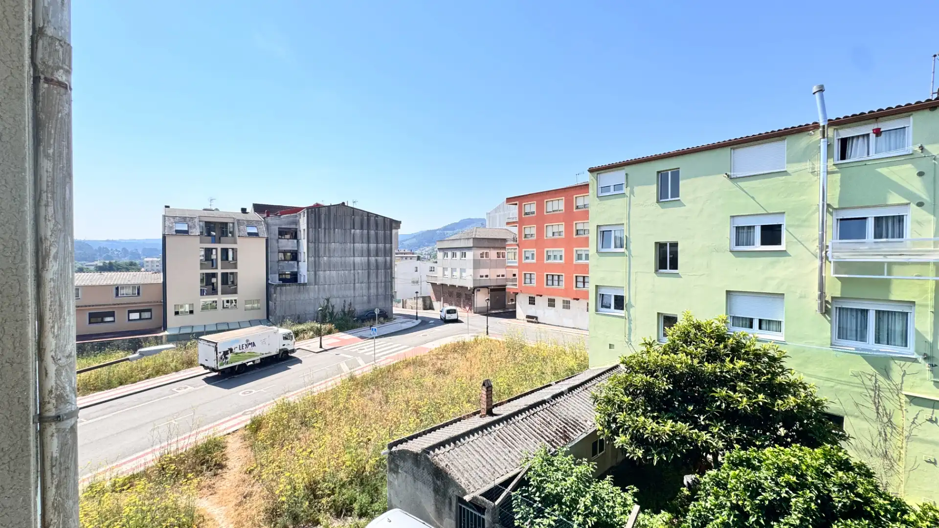 Vista exterior de Piso en venta en Arteixo con Parquet, Horno y Lavadora
