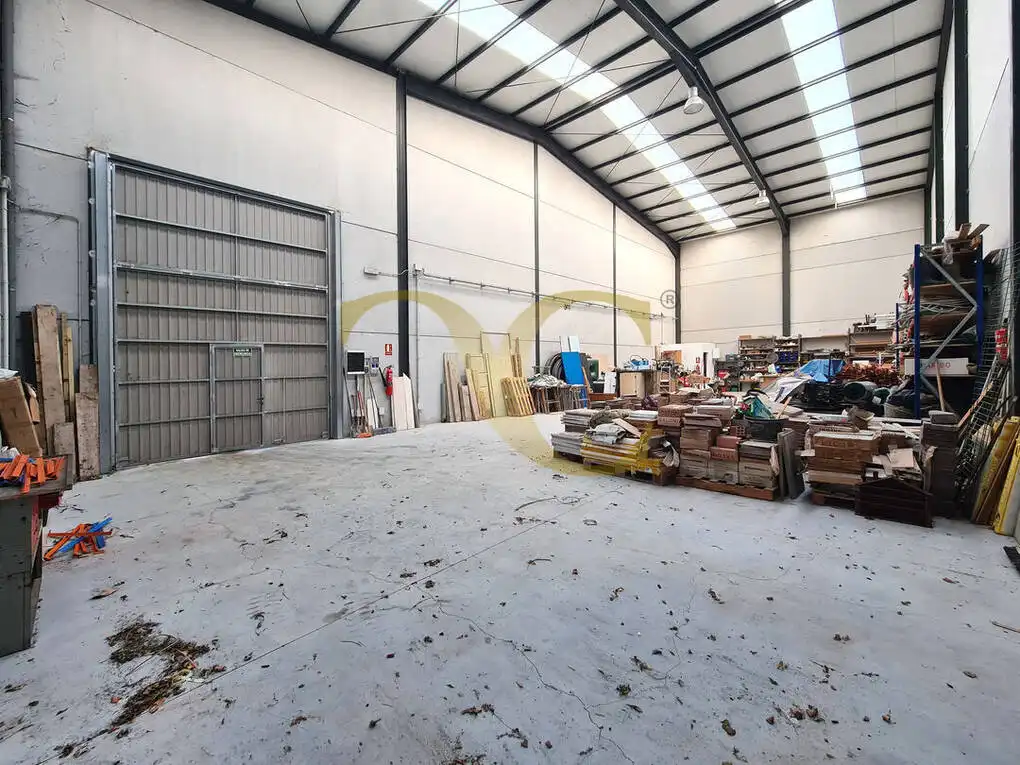 Nave industrial in vendita a Calle los Robles, imagen 2