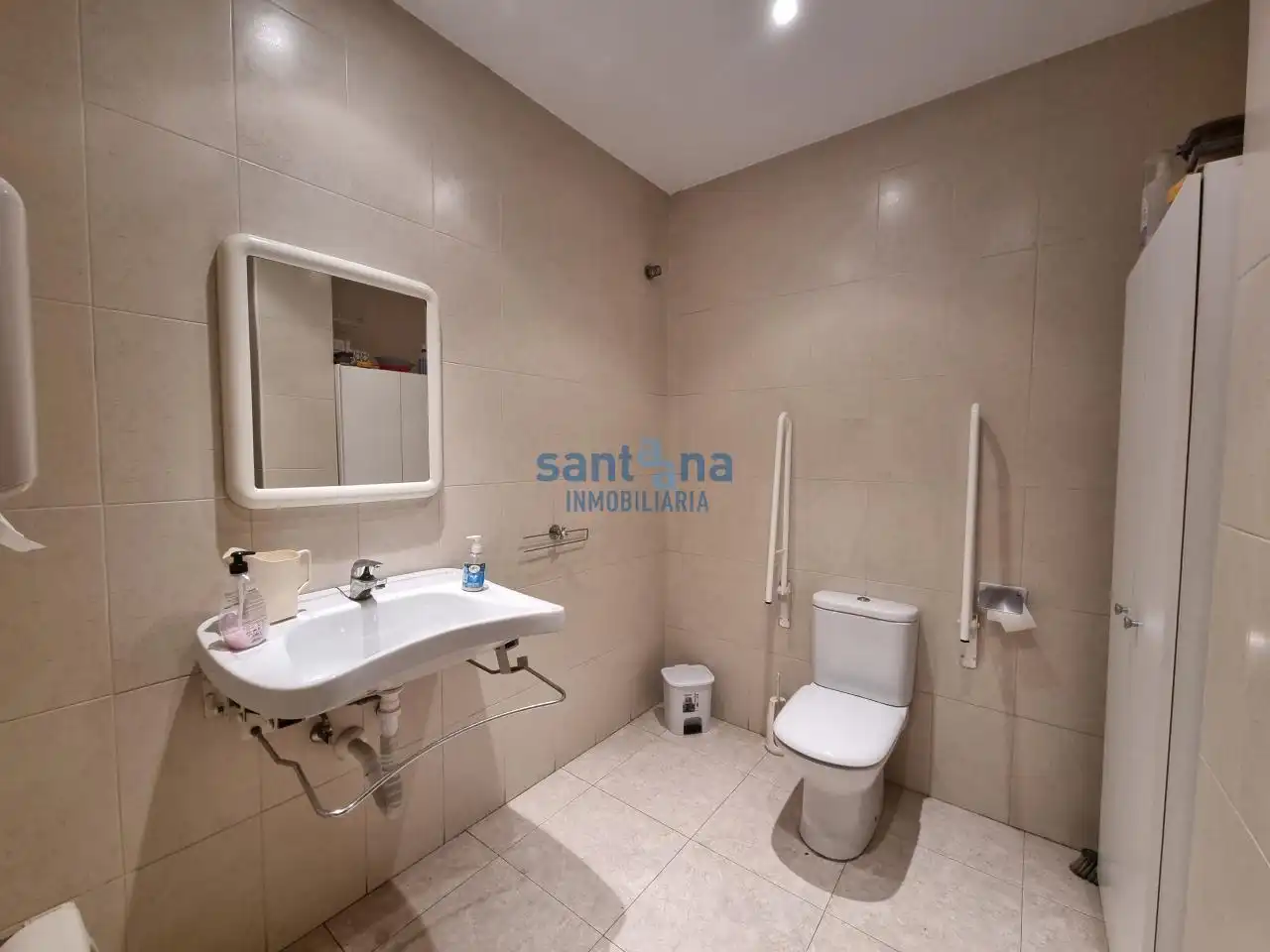 Local comercial en venda a Casco Antiguo, imagen 7