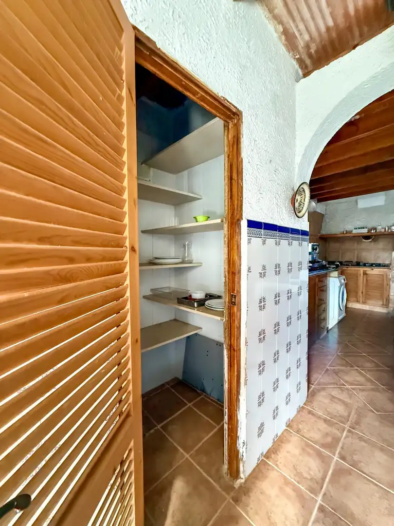 Cuina de Finca rústica en venda en Sant Joan de Moró amb Jardí privat